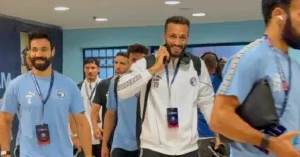 بيراميدز يصل الدفاع الجوى استعدادًا لمواجهة أوكلاند سيتى بكأس إنتركونتيننتال