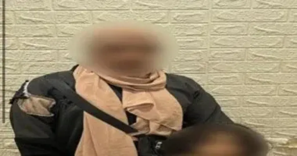 الداخلية تضبط سيدة تستغل طفلتها فى التسول بقصر النيل