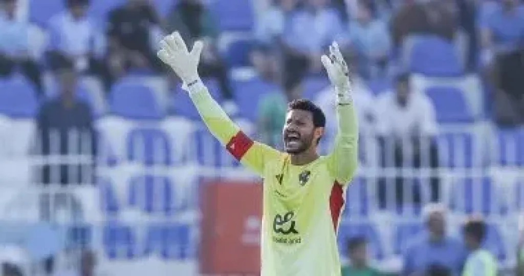 الفار يلغى الطرد المباشر لـ محمد الشناوى فى مباراة إنبى.. والنتيجة 1-0 للأهلى