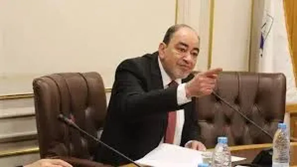رئيس شعبة المستلزمات الطبية يُشيد بجهود الحكومة في دعم هيئة الشراء الموحد