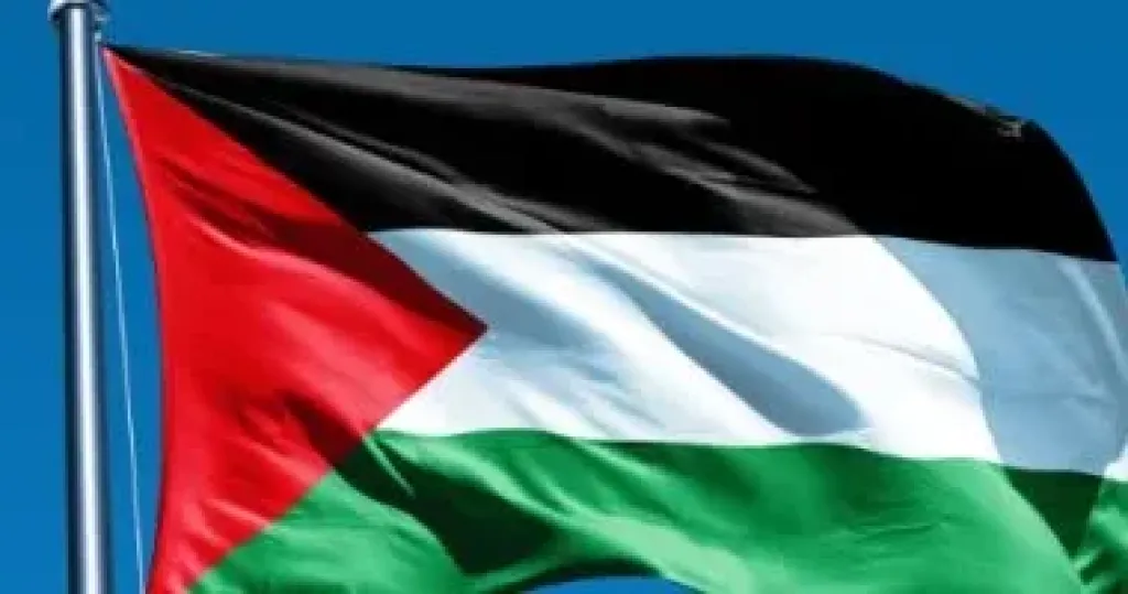 زعيم الحزب الاشتراكى الفرنسى يدعو لرفع علم فلسطين على البلديات يوم 22 سبتمبر