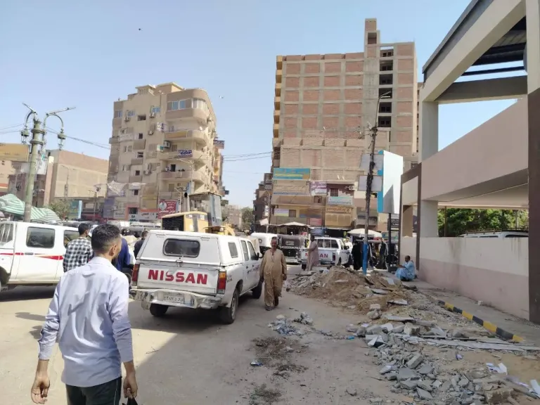 محافظ أسيوط: إخلاء السوق العشوائي بشارع التحرير بأبنوب