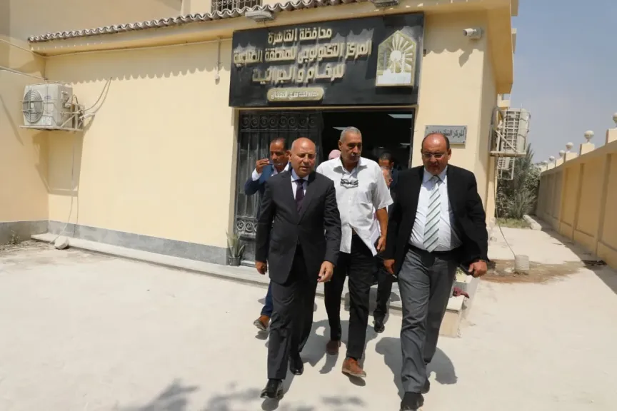 محافظ القاهرة يتفقد المركز التكنولوجي بشق الثعبان لمتابعة تطبيق منظومة تقنين اوضاع المستثمرين