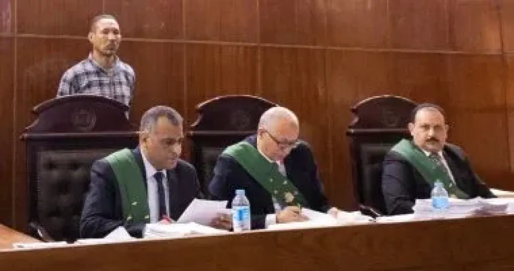 الإعدام لعامل والمشدد 15 سنة لنجله لاتهامهما بقتل شخص فى سوهاج