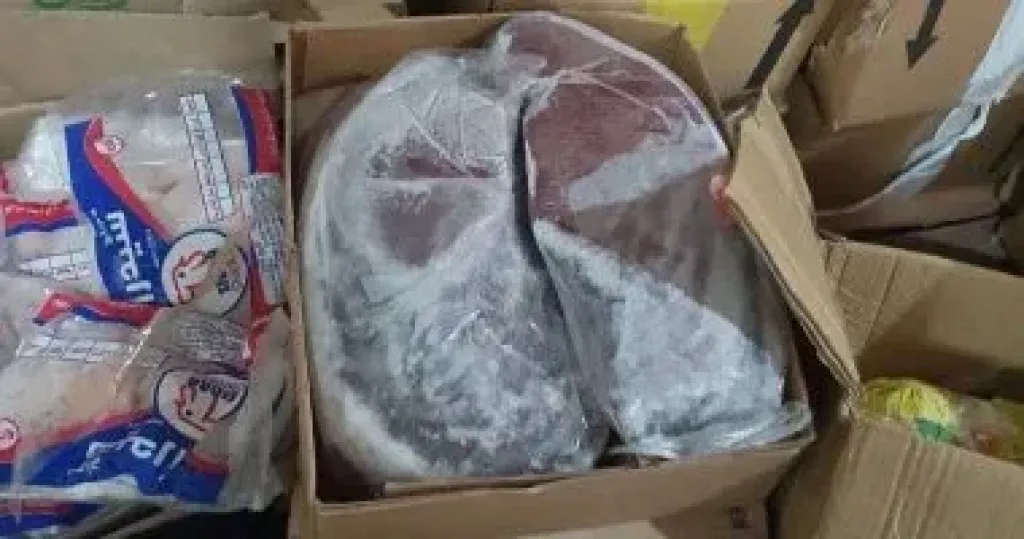 ضبط مصنعين غير مرخصين بالقليوبية بهما أكثر من 100 طن مواد غذائية مجهولة المصدر