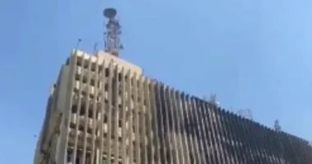 إخماد حريق محدود لمخلفات خلف سنترال رمسيس