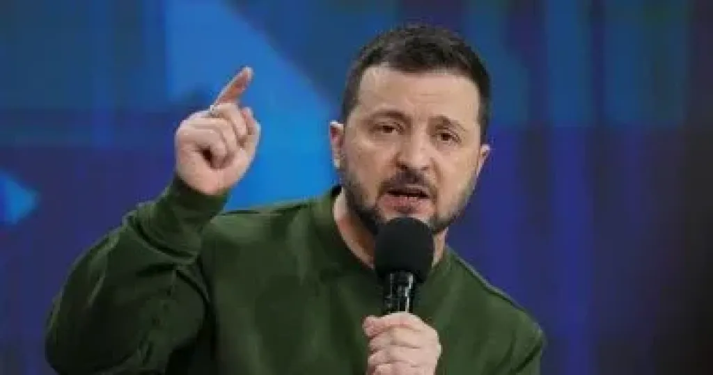 زيلينسكى يوقع قانونا يصادق على اتفاقية شراكة مئوية بين أوكرانيا وبريطانيا