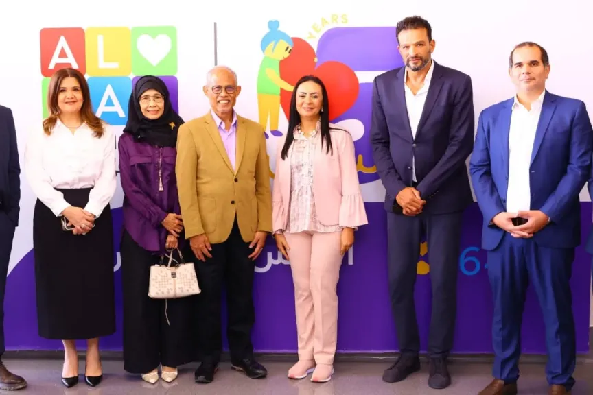 وزيرة التضامن تصطحب وزير الأسرة والتنمية الاجتماعية بسنغافورة في زيارة لمستشفى ”الناس”