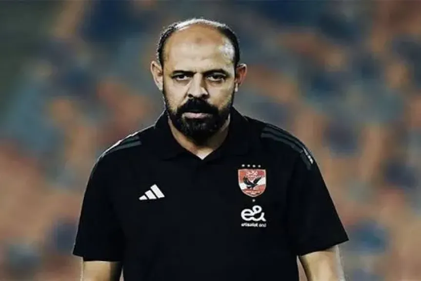 النحاس يراجع مع لاعبي الأهلي خطة مباراة سيراميكا