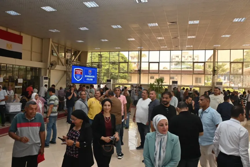 اكتمال النصاب القانوني للجمعية العمومية لنادي الزهور واستمرار العملية الانتخابية