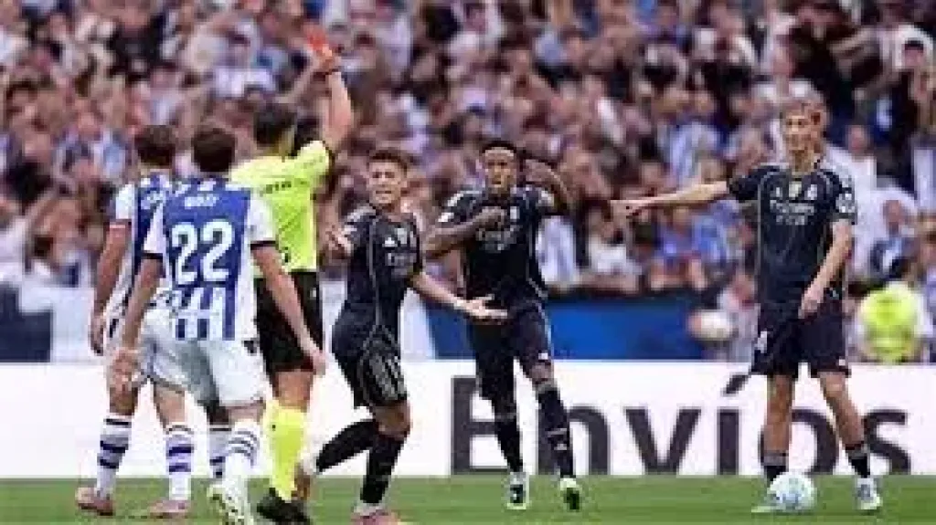 ريال مدريد يستعين بالمحكمة لإلغاء طرد مدافعه هويسن