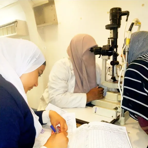 صحة الشرقية:قافلة طبية مجانية  لقرية أكياد البحرية بفاقوس