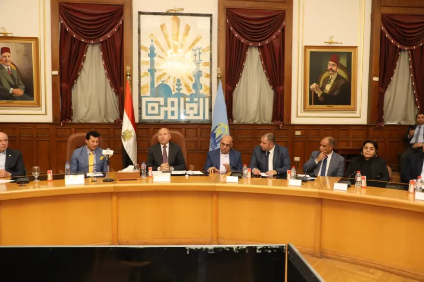 وزير الشباب ومحافظ القاهرة يطلقان مبادرة ” الكيانات في الشارع لإعادة المظهر الحضارى للشوارع بالتعاون مع المجتمع المدنى