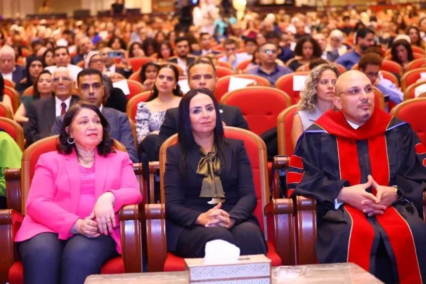 وزيرة التضامن الاجتماعي تشهد احتفالية تخرج طالبات كلية رمسيس للبنات