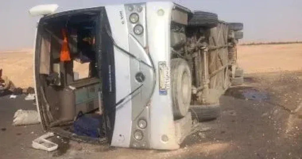 محافظ أسوان يتابع الحالة الصحية لمصابي حادث انقلاب أتوبيس طلاب مشاركين بمهرجان الإسماعيلية للطفل