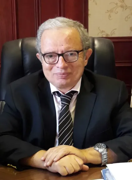 نائب رئيس الوزراء يهنئ البابا تواضروس بمناسبة عيد القيامة المجيد