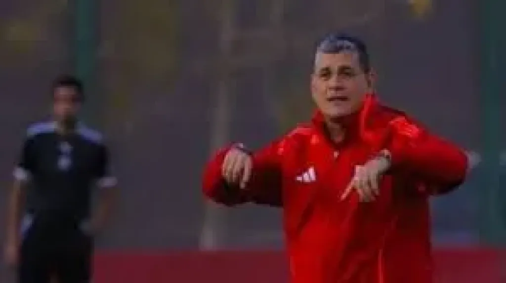 اتحاد الكرة يوافق على سفر أوسكار رويز إلى تشيلى للمشاركة فى كأس العالم للشباب