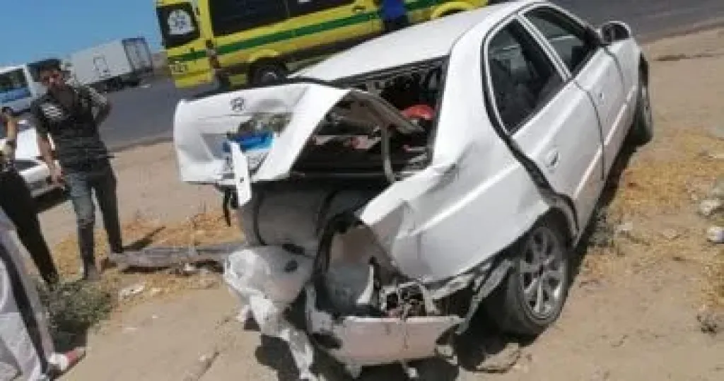 إصابة سيدة و4 أطفال إثر انقلاب سيارة بطريق الفيوم الصحراوى