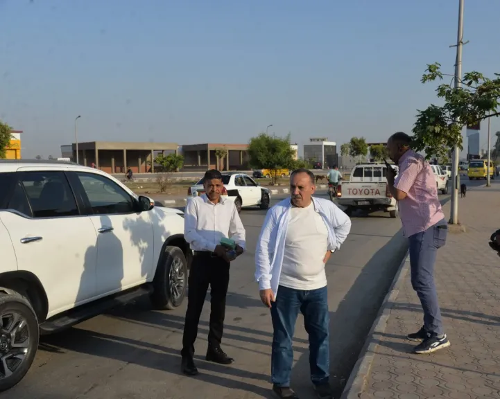 محافظ أسيوط يقود حملة موسعة لإزالة الإشغالات المخالفة بميدان القناطر