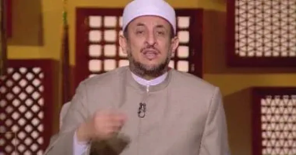 رمضان عبد المعز يدعو إلى الثقة المطلقة بالله في “لعلهم يفقهون”