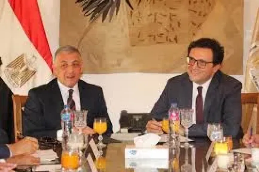 وزير الثقافة ومحافظ الإسماعيلية يبحثان ترتيبات الدورة 25 لمهرجان الفنون الشعبية