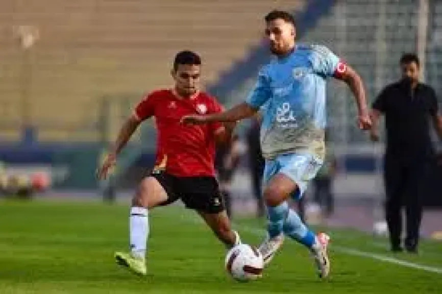 حسين الشحات يترك مباراة الأهلي وحرس الحدود لمساعدة أحد المصورين بعد سقوطه