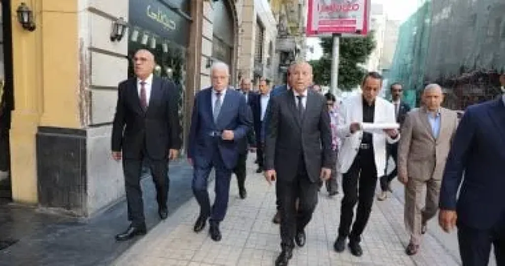 محافظ القاهرة ومستشار رئيس الجمهورية يتفقدان تطوير منطقة وسط البلد