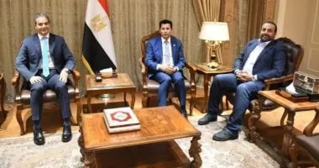 وزير الرياضة يلتقى سعده وشبانة لبحث تقديم الخدمات للصحفيين والإعلاميين