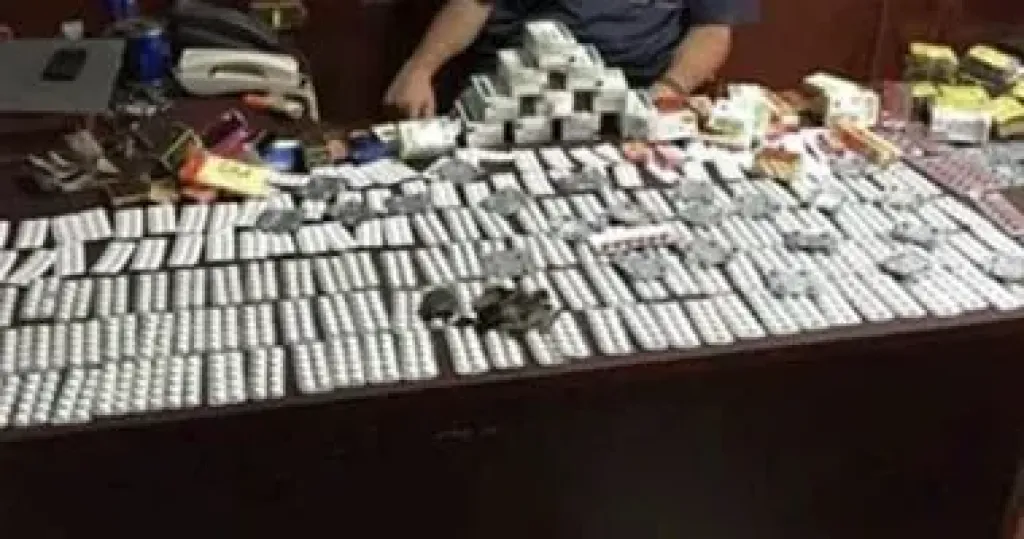 جمارك مطار الغردقة الدولى تضبط محاولة تهريب عدد من الأقراص المخدرة