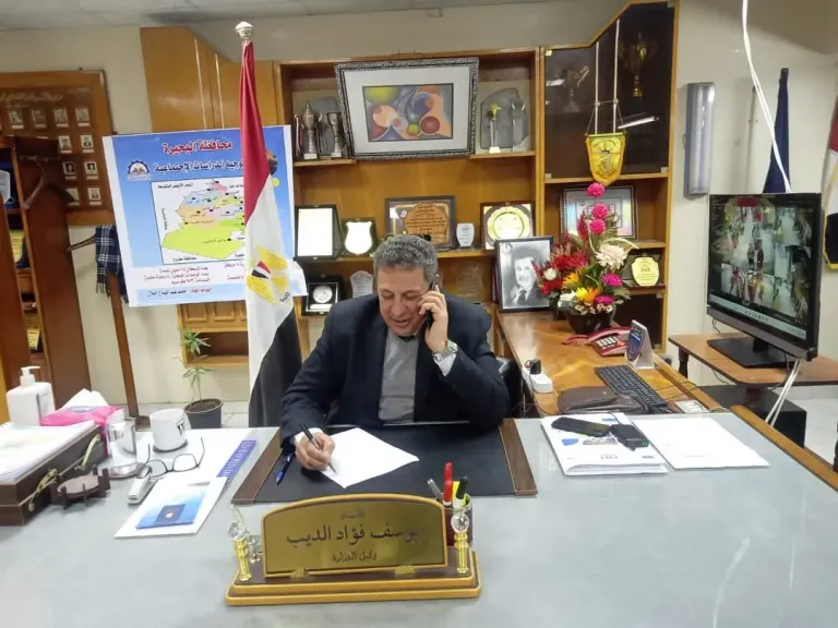الديب يتابع سير الامتحانات ويطمئن على إنتظام جميع اللجان فى البحيرة