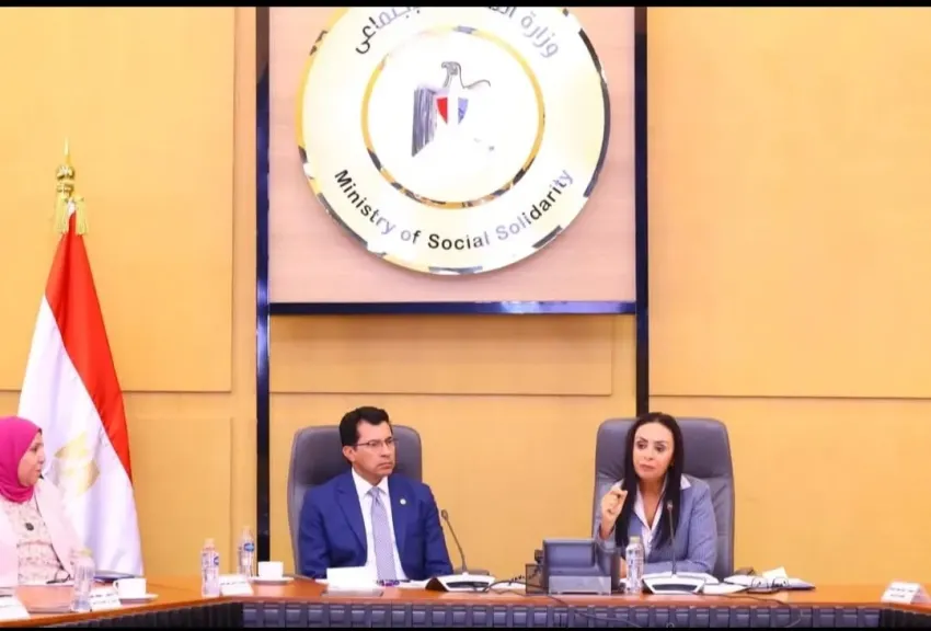 لقاء وزاري مع لجنة حقوق الإنسان بنموذج الشيوخ