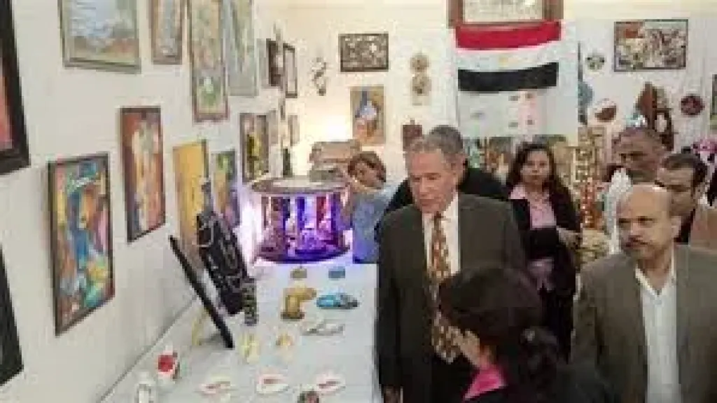 مدير التعليم بأسيوط يفتتح معرض التربية الفنية والمبدعين ومنتجات الريف المصرى (فيديو وصور)