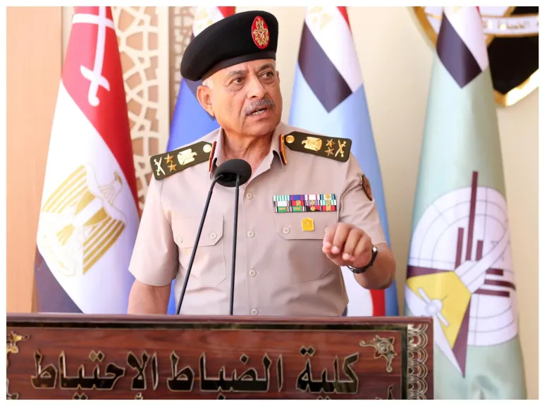 وزير الدفاع يشهد حفل تخرج الدفعة ”168” من كلية الضباط الإحتياط.. صور