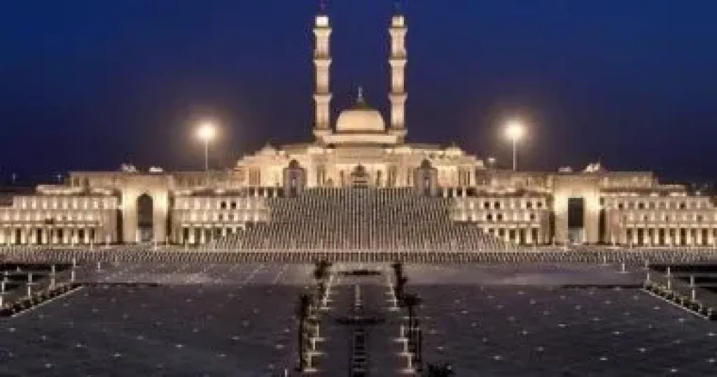 وفد القضاة الماليزين الشرعيين يبدون انبهارهم بمسجد مصر أكبر المساجد بعد الحرمين