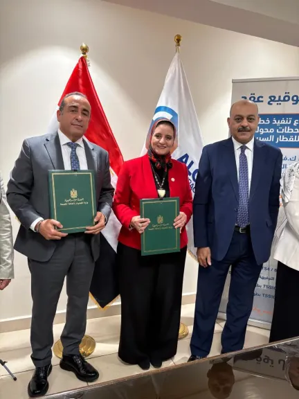 ”نقل الكهرباء” توقع عقدا مع شركة الجمال للمقاولات العمومية