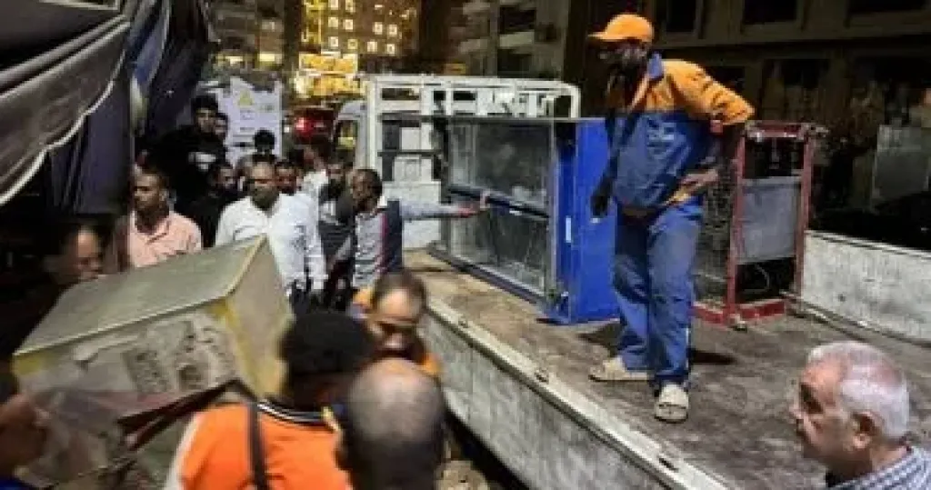 محافظة القاهرة تشن حملة بشوارع عباس العقاد والطيران والبطراوي لرفع الإشغالات