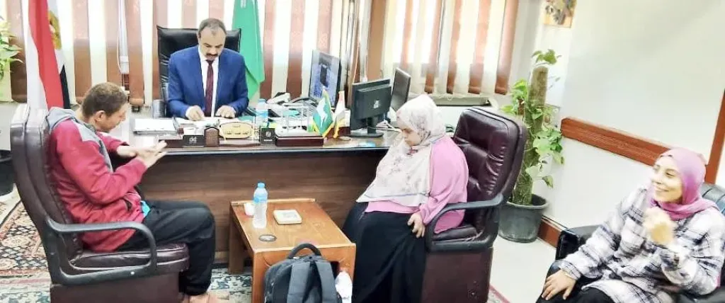 عبدالهادى يوقع 9عقود عمل جديدة لذوى الهمم من ابناء الشرقية