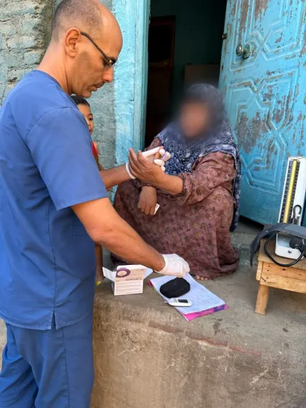 صحة الشرقية تقوم بتنفيذ ٥٨٧٥٥زيارة منزلية لتقديم  لكبار السن