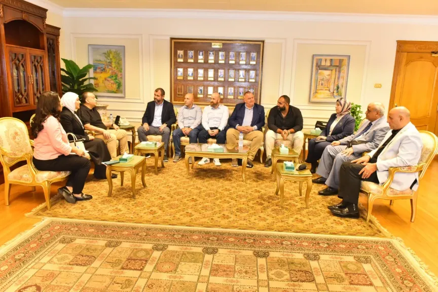 محافظ أسيوط يبحث مع ”تكنيب الإيطالية” مشروعات كبرى للتنمية والمشاركة