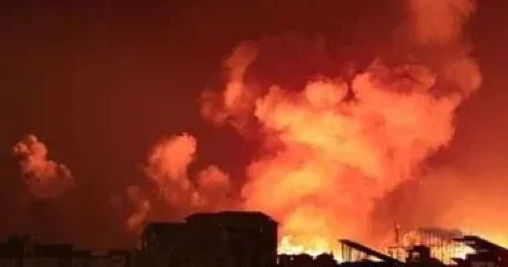 جيش الاحتلال يستهدف مستشفى الحلو فى مدينة غزة