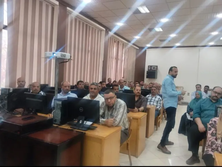 جانب من الندوات