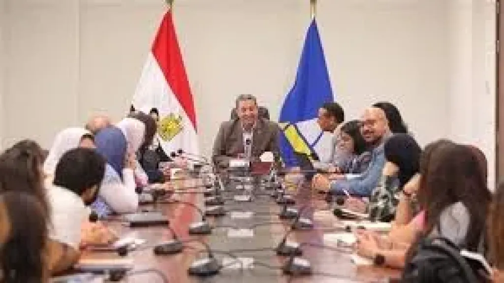 جانب من الاجتماع كح كح