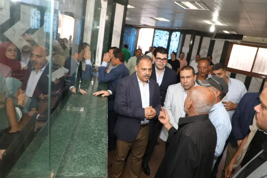 محافظ الشرقية يتفقد المركز التكنولوجي ومشروعات مجمع المصالح بديرب نجم