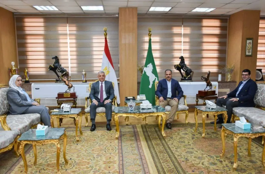 محافظ الشرقية يستقبل محافظ الإسماعيلية لتقديم التهنئة بالعيد القومي