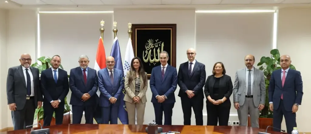 وزير الاتصالات يشهد مراسم توقيع تراخيص خدمات و”إنترنت الأشياء” بين الجهاز القومي لتنظيم الاتصالات