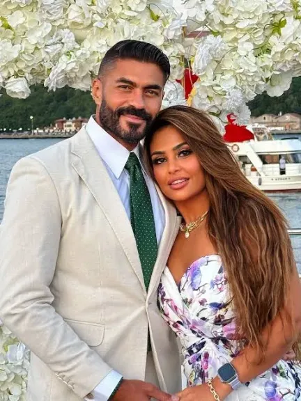 رسائل حب ورومانسية.. خالد سليم وزوجته يحتفلان بعيد زواجهما الـ14