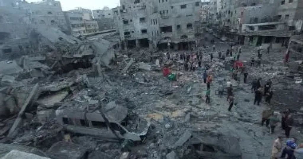 سلطات الاحتلال تفرج عن 13 معتقلا من قطاع غزة واستشهاد 23 فلسطينيا