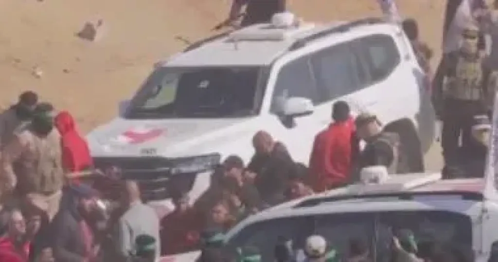 هشام مهنا: اضطررنا لإغلاق مقر الصليب الأحمر في غزة بسبب غياب الضمانات الأمنية