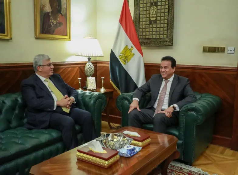 وزيرا الصحة والتعليم العالي والبحث العلمي يعقدان الاجتماع الأول للجنة التنسيقية بين المستشفيات التابعة