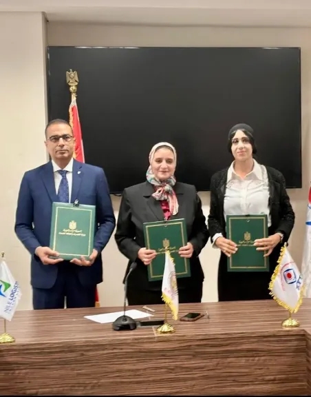 نقل الكهرباء توقع عقدًا مع تحالف شركة ZTT الصينية وشركة Nile Logistics International
